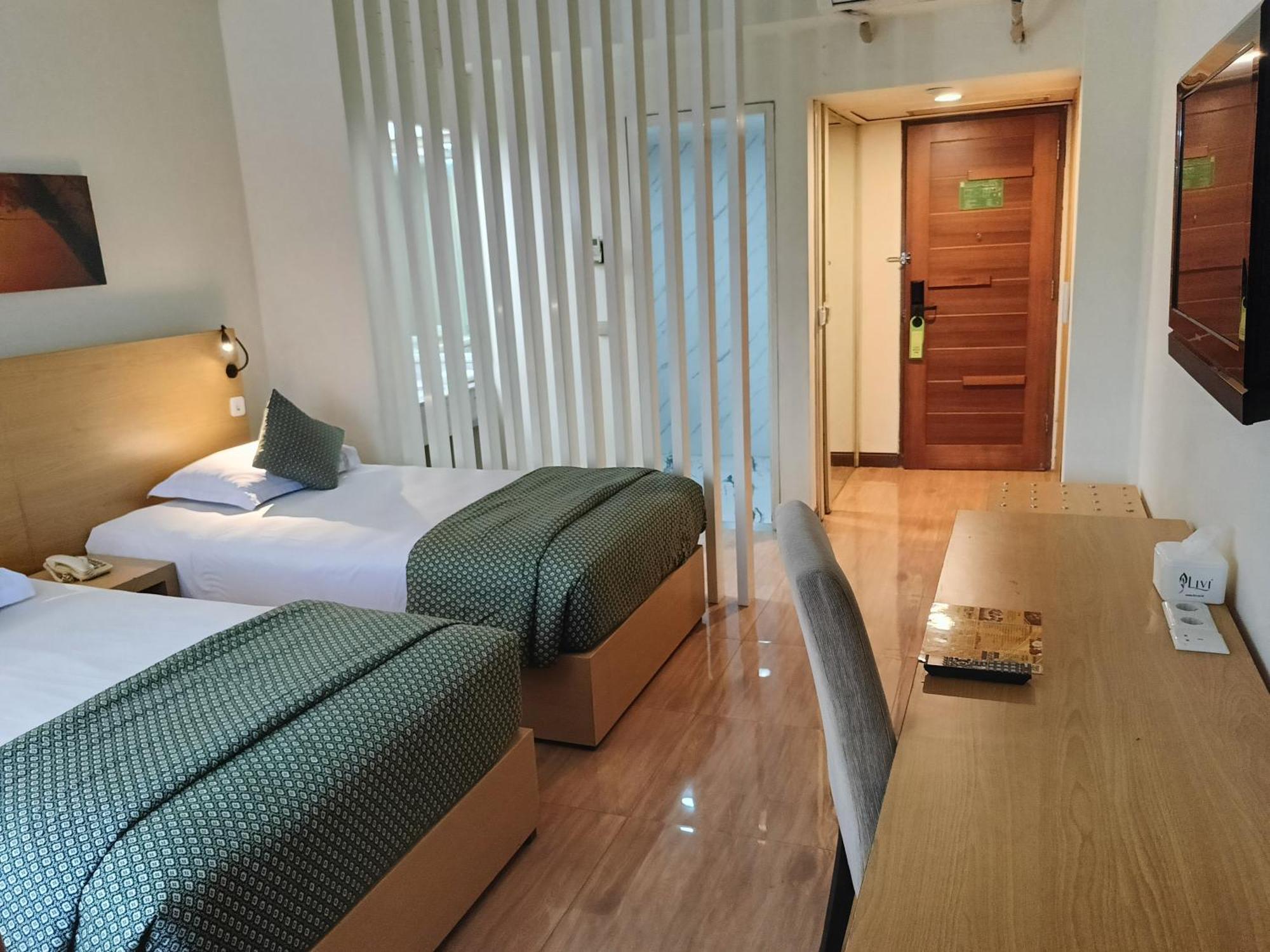 Lux Tychi Hotel Malang Exterior photo