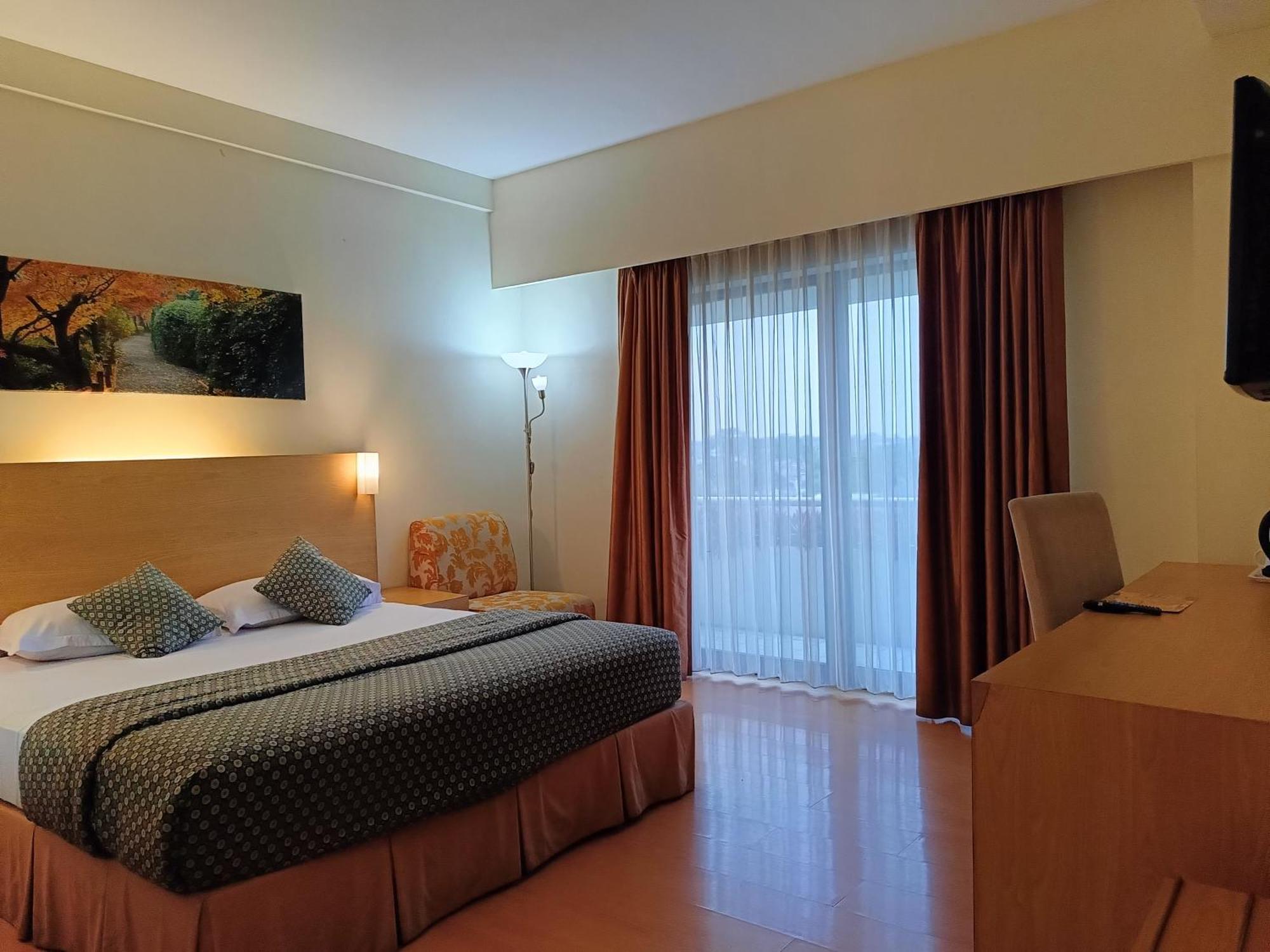 Lux Tychi Hotel Malang Exterior photo